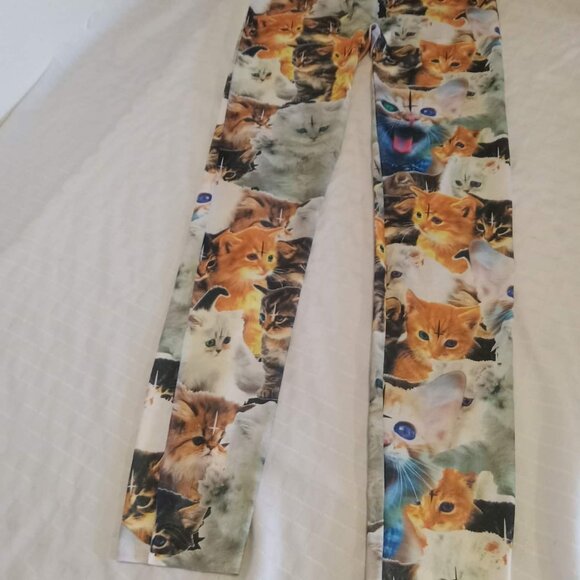 Cats design legging SMALL slightly stretchy - Picture 5 of 8